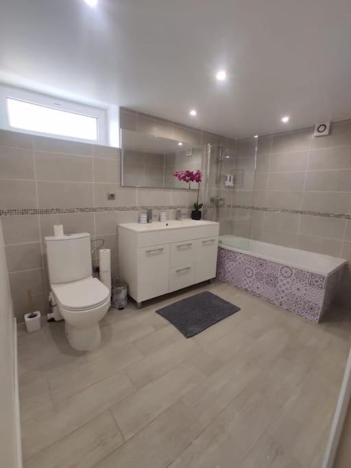 Appartement 100M2, Independant Dans Notre Maison Garennes-sur-Eure Zewnętrze zdjęcie